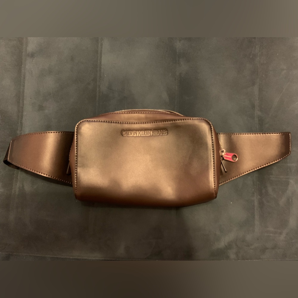 NWOT Brown CK JEANS embossed waist strap, fanny pack cross body matte pleather